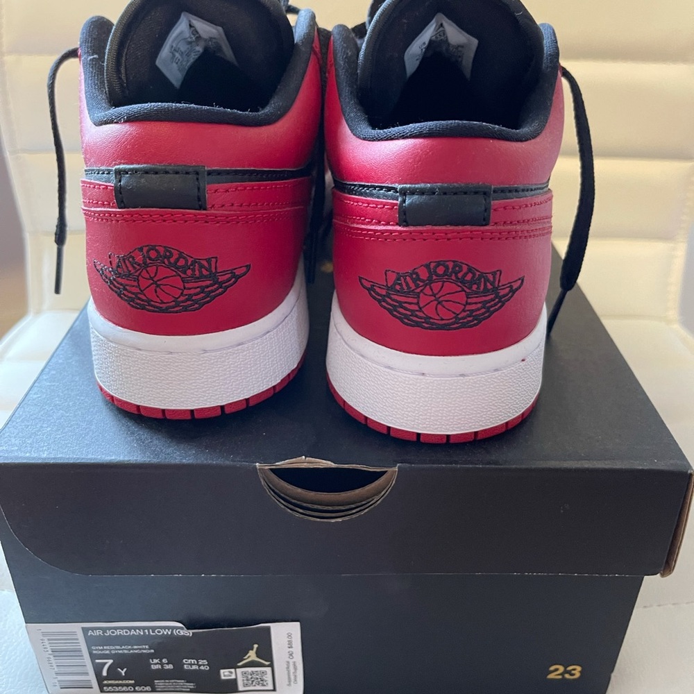 Bread low Jordan 1s